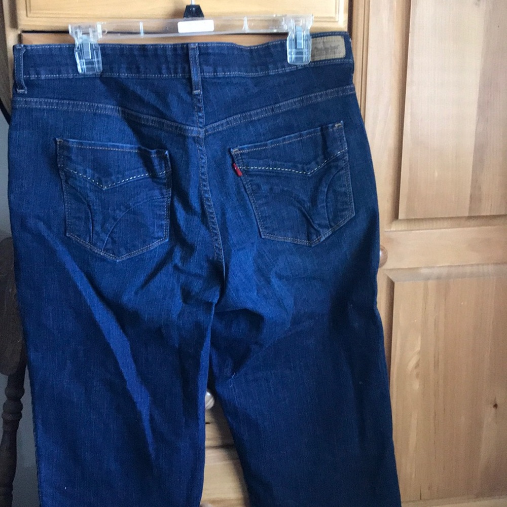 Levi Capri - Picture 2 of 2